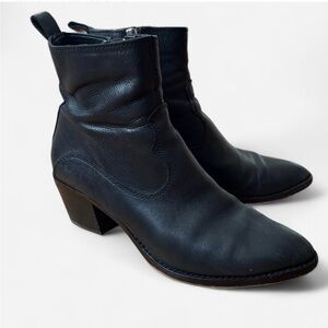 Dolce Vita Black Leather Zip Heeled Ankle Boots - Size 8